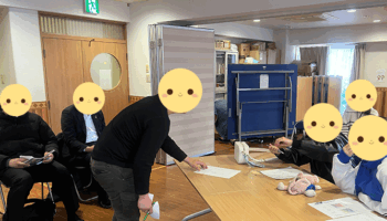 絵本作家・彩色画家　祐彩（ゆうせい）の社会活動「児童養護施設でデザイナー体験」