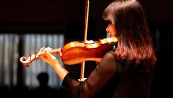 幼児期に本物の音楽を体験する効果とライブ絵本ルーミーパークが育む子どもの感性